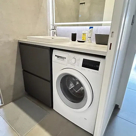 Appartement 1 Dans Neuf, Terrasse Sud, Meublé Contemporain, Parking *